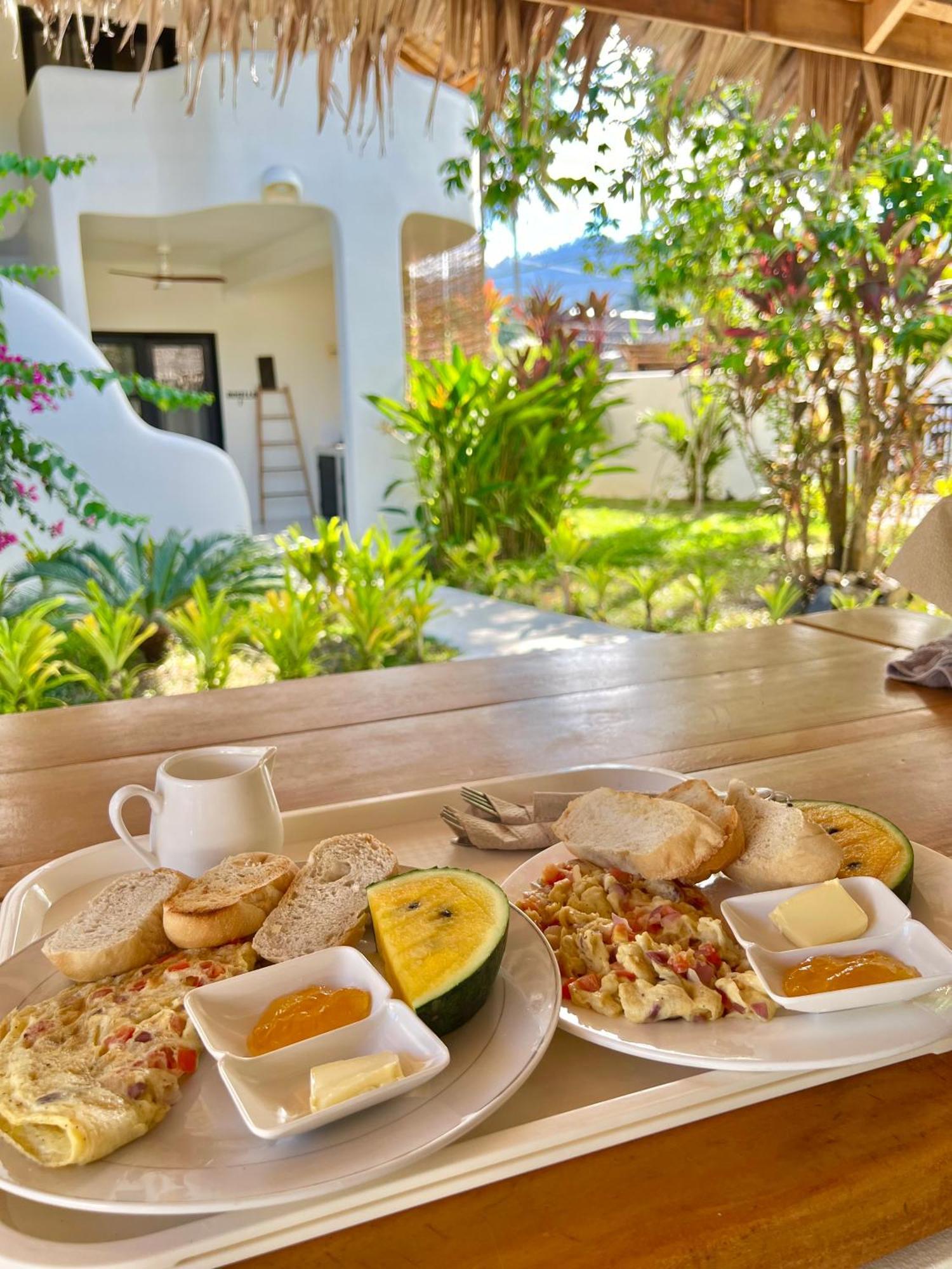 Parrots Boutique Resort San Vicente  Eksteriør billede